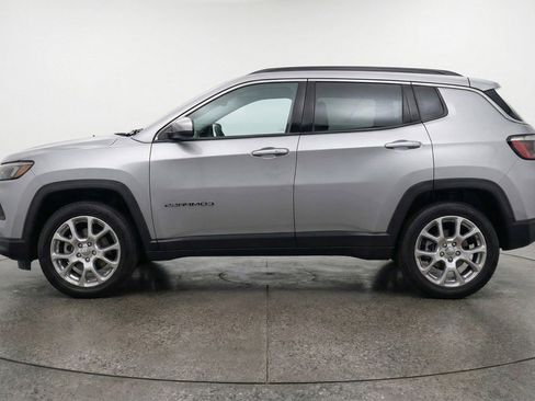 Used 2025 Jeep Compass Limited AWD/4WD image 5