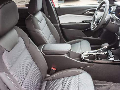 New 2026 Chevrolet Trax LT w/ Sunroof Package image 15