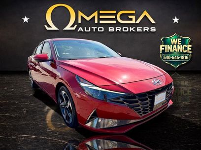 Used 2022 Hyundai Elantra SEL w/ Convenience + Premium Package