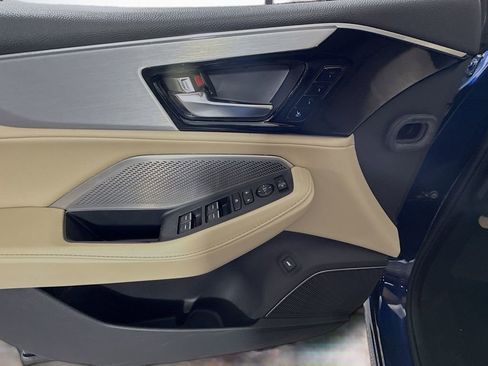 Used 2023 Acura MDX SH-AWD image 25