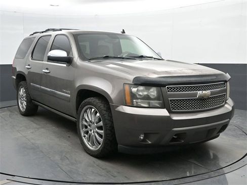 Used 2011 Chevrolet Tahoe LTZ image 2