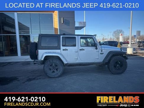 Used 2012 Jeep Wrangler Unlimited Rubicon image 29