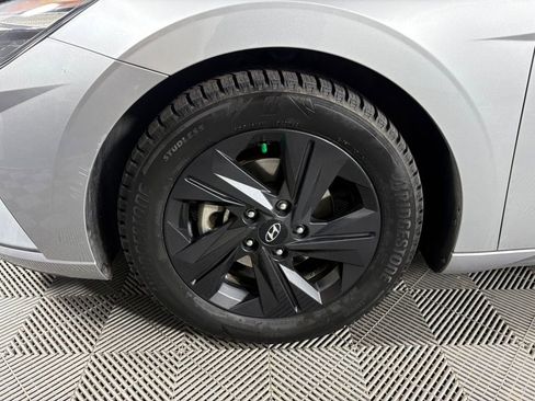 Used 2021 Hyundai Elantra SEL image 11