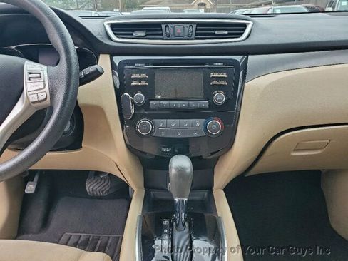 Used 2016 Nissan Rogue S w/ Appearance Package image 25