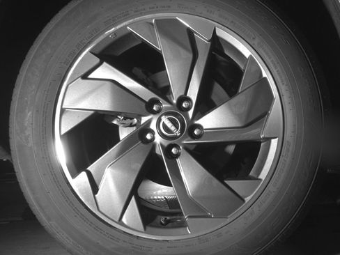 Used 2025 Nissan Rogue SV FWD image 15