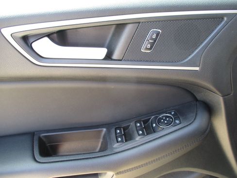 Used 2024 Ford Edge SEL w/ Convenience Package AWD/4WD image 16