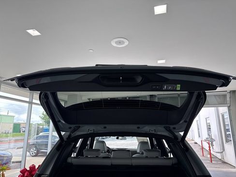 New 2026 BMW X5 xDrive40i w/ M Sport Package AWD/4WD image 10
