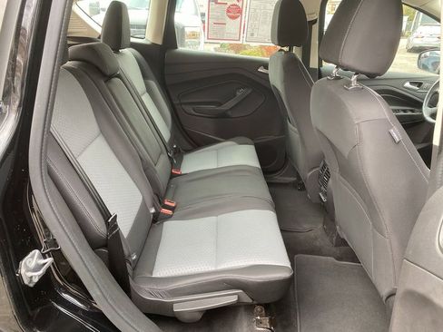 Used 2017 Ford C-MAX SE image 26