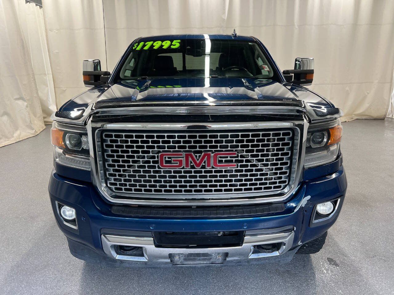 Used 2016 GMC Sierra 2500 Denali w/ Duramax Plus Package AWD/4WD image 2