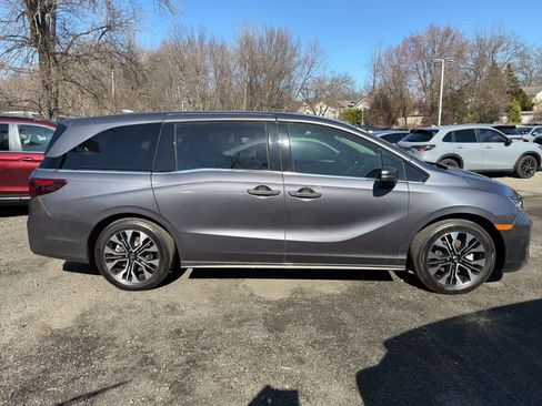 Used 2025 Honda Odyssey Elite image 13