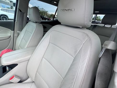 Certified 2020 GMC Terrain Denali w/ Denali Premium Package AWD/4WD image 8