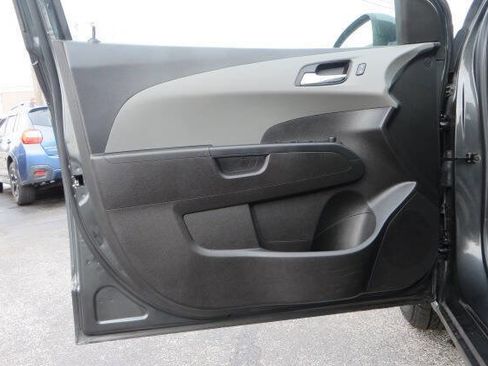 Used 2016 Chevrolet Sonic LT image 35