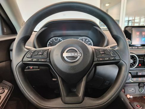 Used 2025 Nissan Sentra S FWD image 11