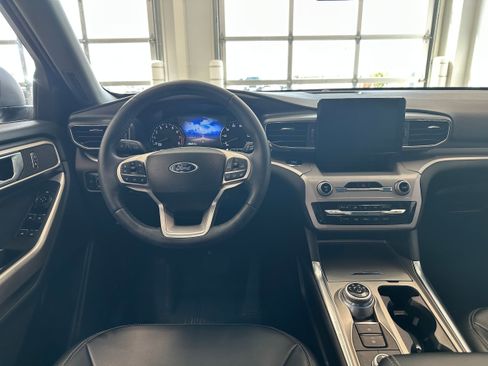 Used 2023 Ford Explorer XLT w/ Equipment Group 202A image 18