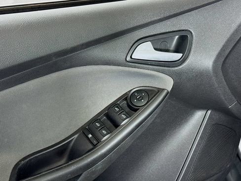Used 2014 Ford Focus SE FWD image 15