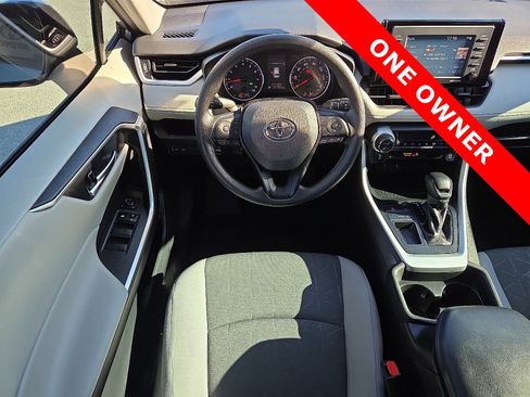 Used 2021 Toyota RAV4 XLE w/ Convenience Package image 11