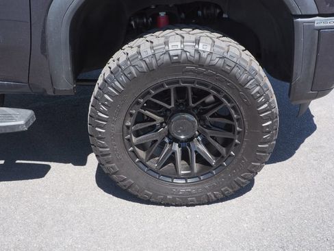 Used 2024 GMC Sierra 2500 Denali w/ Denali Reserve Package AWD/4WD image 9