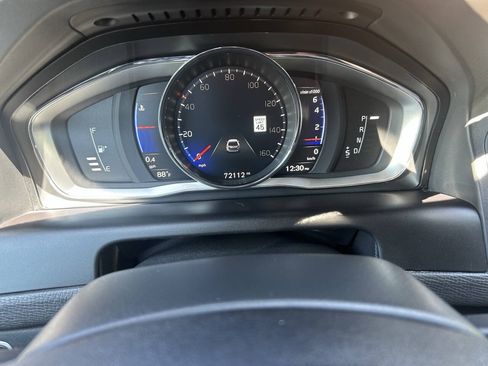 Used 2017 Volvo XC60 T6 R-Design w/ Climate Package AWD/4WD image 26