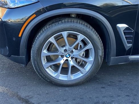 Certified 2024 BMW X5 xDrive40i w/ Premium Package image 8