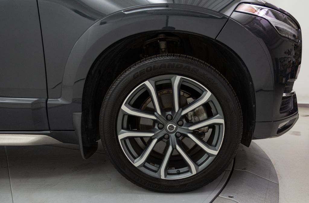 Used 2016 Volvo XC90 T6 Momentum w/ Momentum Plus Package AWD/4WD image 32