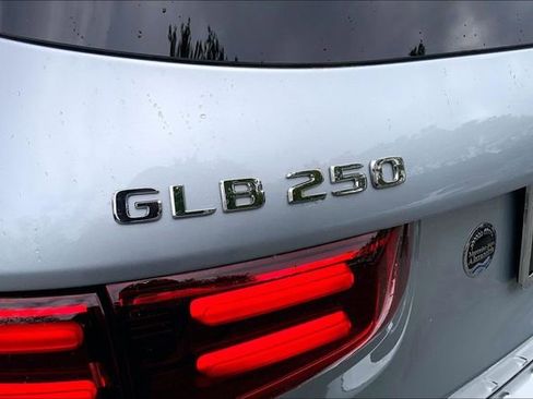 Used 2026 Mercedes-Benz GLB 250 4MATIC image 8