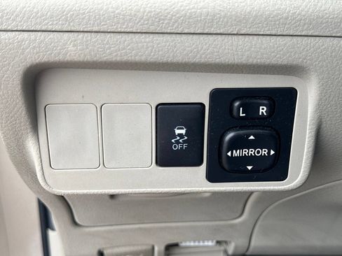 Used 2010 Toyota Corolla LE FWD image 17