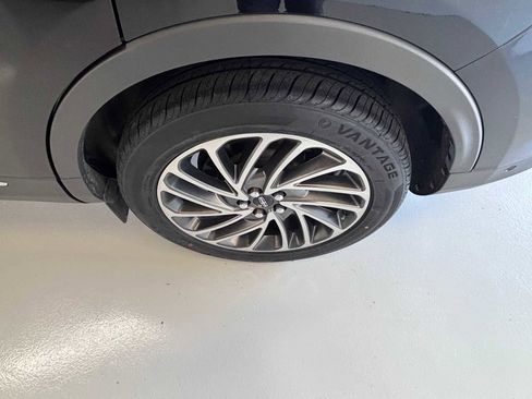 Used 2019 Lincoln Nautilus Reserve AWD/4WD image 9