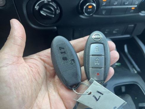 Used 2022 Nissan Frontier S image 12