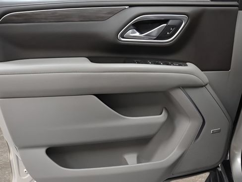 Used 2021 Chevrolet Tahoe LT w/ Luxury Package RWD image 12