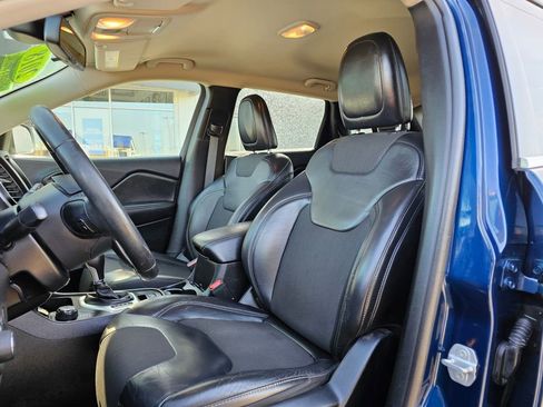 Used 2018 Jeep Cherokee Latitude Plus image 18