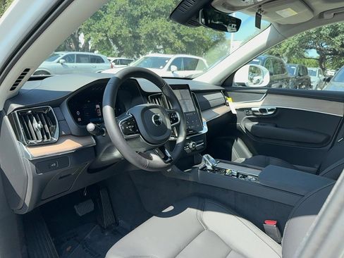 Certified 2025 Volvo XC90 B6 Core w/ Climate Package image 11