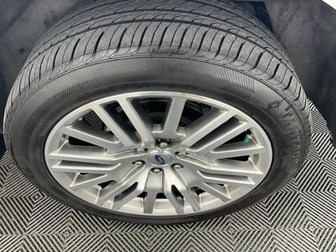 Used 2024 Ford Expedition Limited AWD/4WD image 31