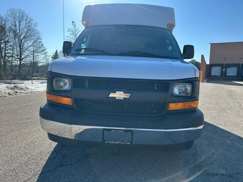 Used 2017 Chevrolet Express 3500 image 33