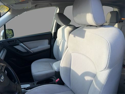 Used 2014 Subaru Forester 2.5i Premium AWD/4WD image 10