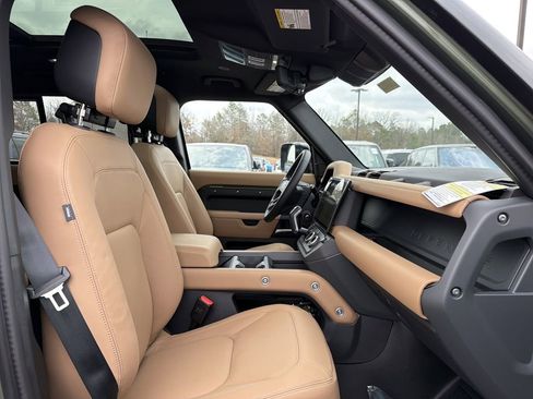 New 2026 Land Rover Defender 110 X-Dynamic SE image 16