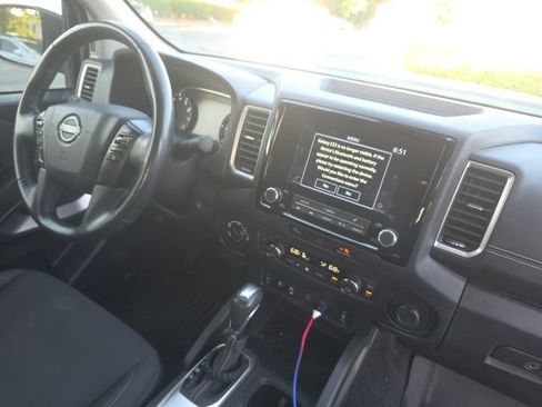 Used 2024 Nissan Frontier SV w/ SV Convenience Package AWD/4WD image 11