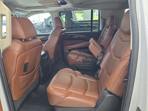 Used 2018 Cadillac Escalade ESV Premium Luxury AWD/4WD image 10