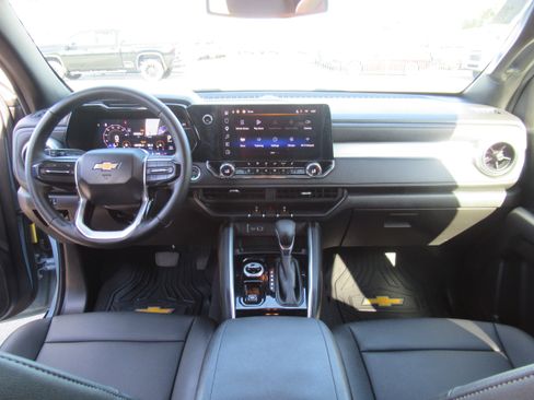 Used 2025 Chevrolet Colorado LT w/ LT Convenience Package AWD/4WD image 13