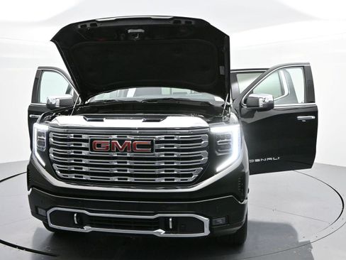 Used 2025 GMC Sierra 1500 Denali w/ Denali Reserve Package AWD/4WD image 39