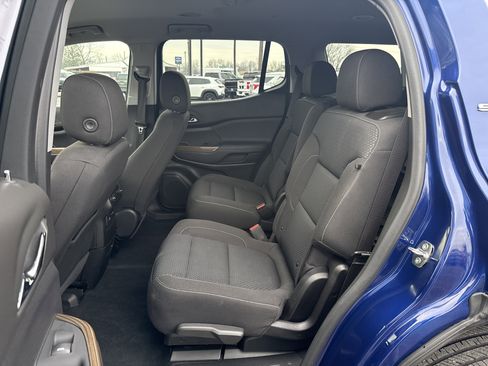 Used 2023 GMC Acadia SLE w/ Driver Convenience Package image 13