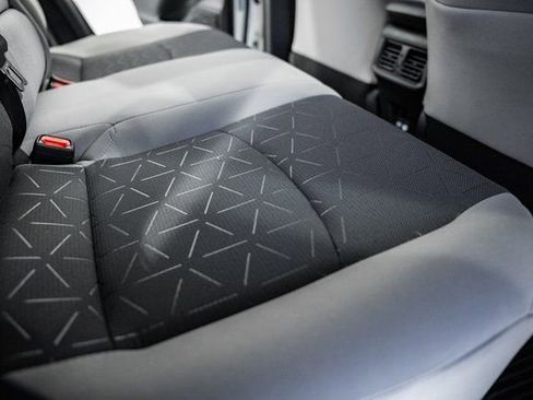 New 2025 Toyota RAV4 XLE image 31