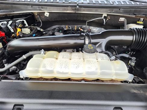 Used 2022 Ford Expedition Limited image 27