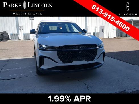 Used 2024 Lincoln Nautilus Premier w/ Jet Appearance Package AWD/4WD image 5