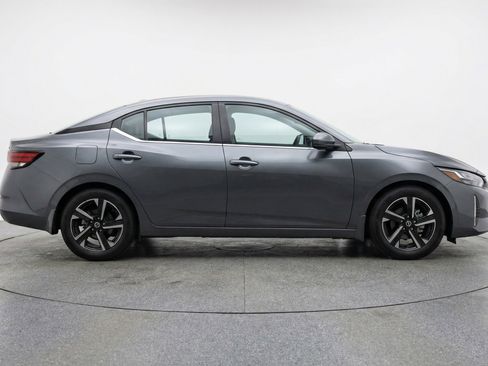 Used 2025 Nissan Sentra SV FWD image 11