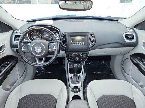 Used 2020 Jeep Compass Latitude image 9