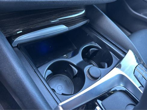 Used 2019 BMW 530e w/ Convenience Package image 27