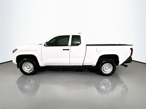 Used 2025 Toyota Tacoma SR image 8