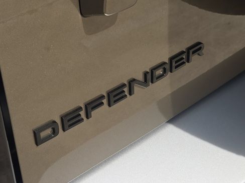 Used 2025 Land Rover Defender 110 S AWD/4WD image 13