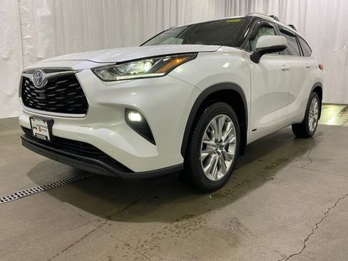 Used 2023 Toyota Highlander Limited image 27