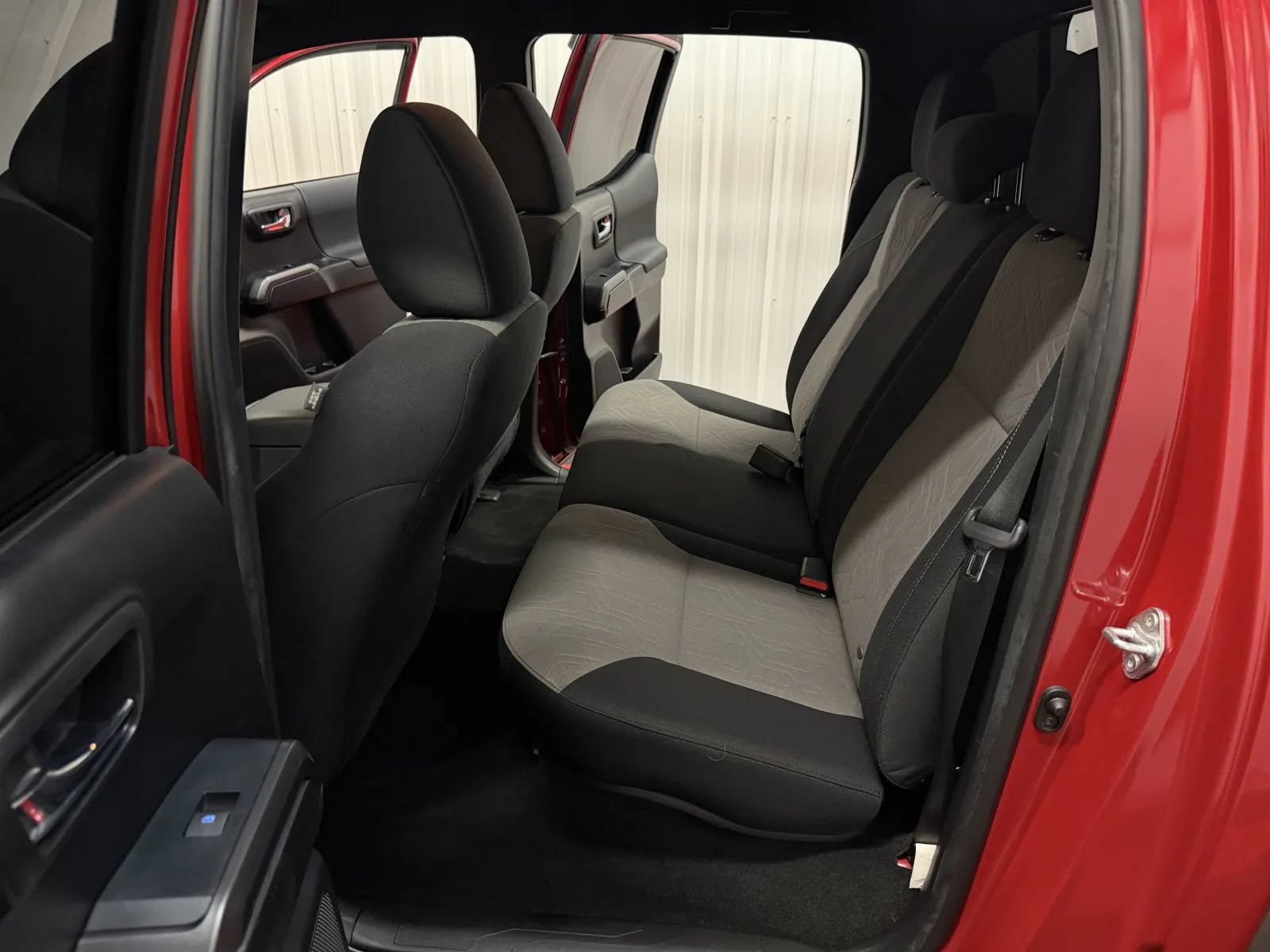 Used 2021 Toyota Tacoma TRD Off-Road w/ Technology Package AWD/4WD image 39